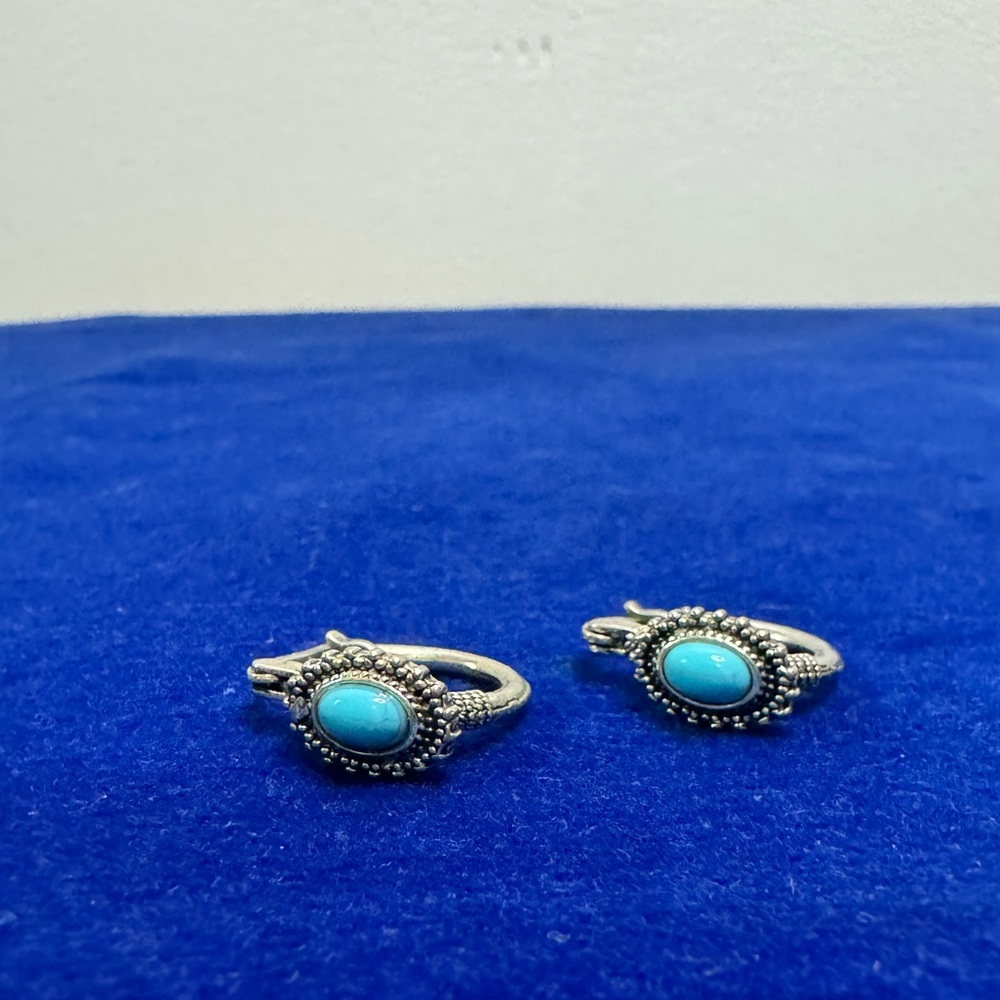 Blue stone earring🩵